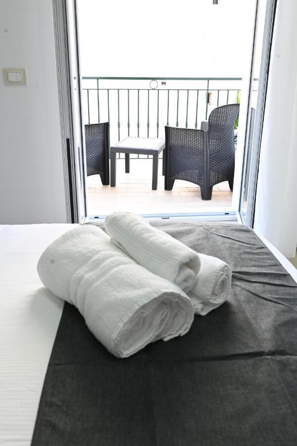 נאפולי Solymar B&B מראה חיצוני תמונה